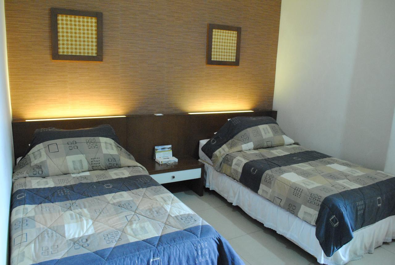 Hotel Wisata Baru Serang Esterno foto