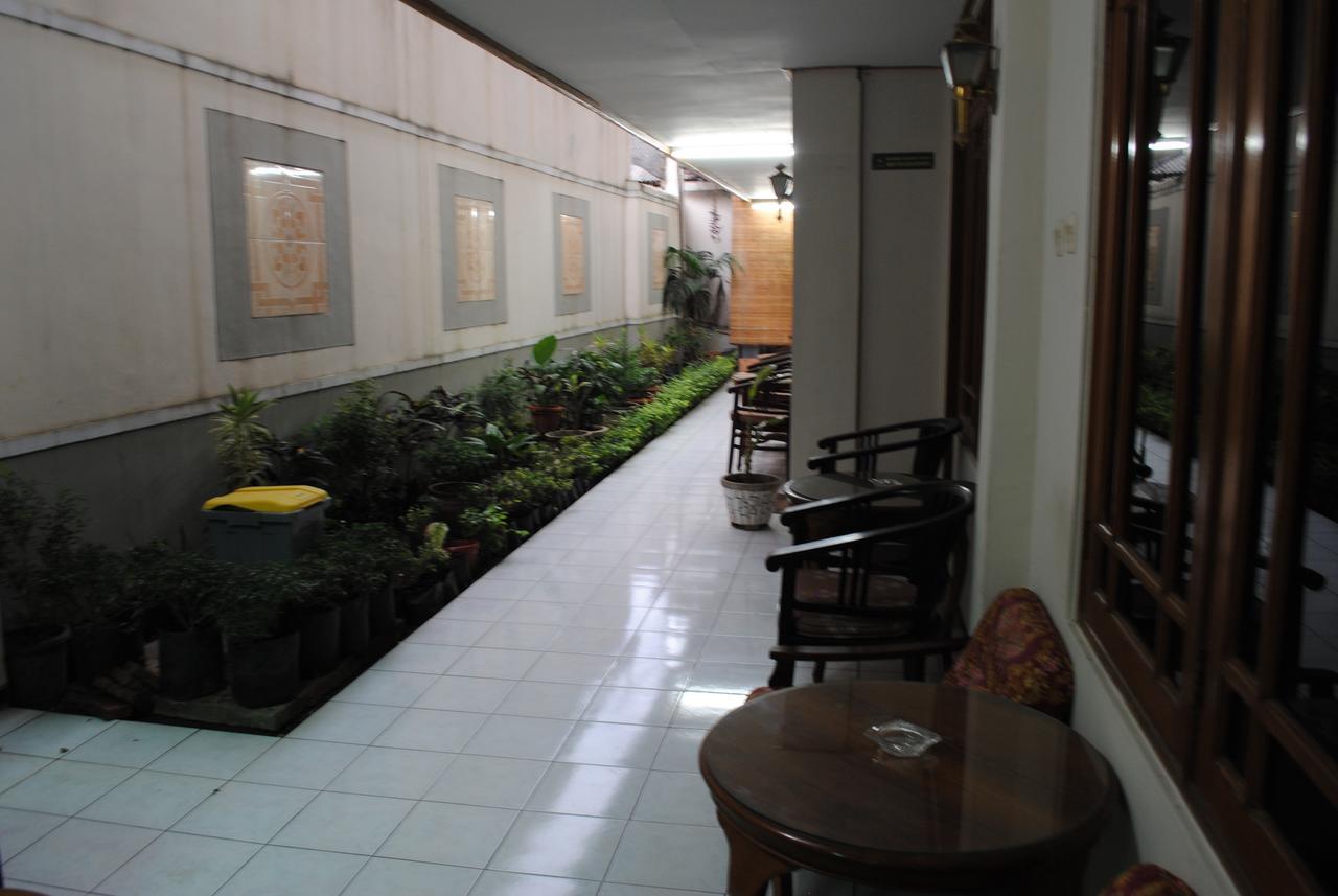 Hotel Wisata Baru Serang Esterno foto
