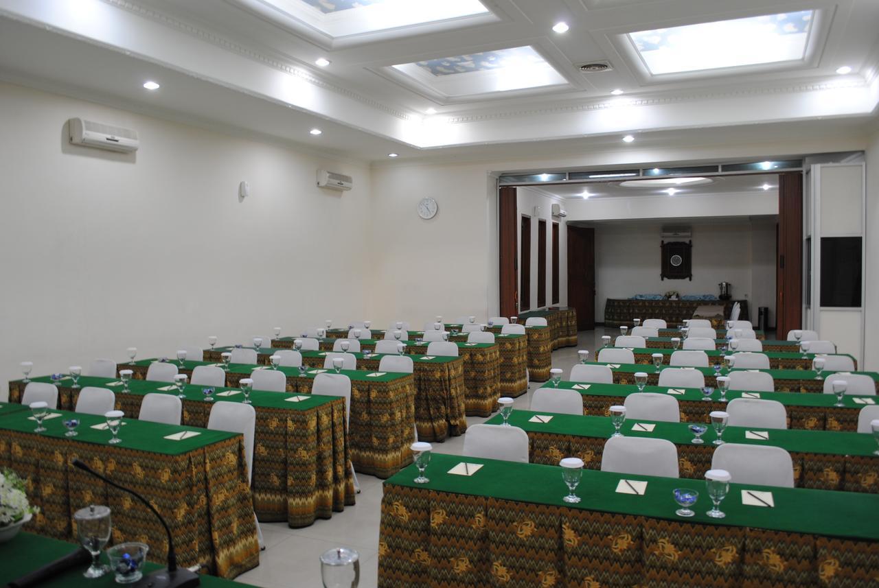 Hotel Wisata Baru Serang Esterno foto