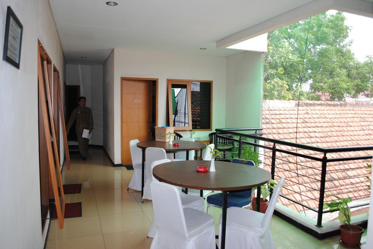 Hotel Wisata Baru Serang Esterno foto