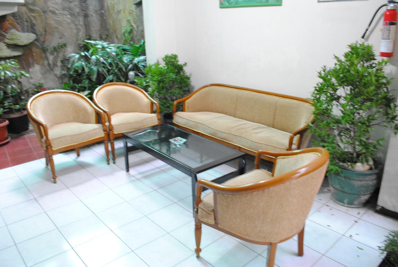 Hotel Wisata Baru Serang Esterno foto